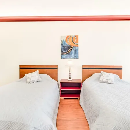 Cosmopolis 2 דירה